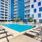 Downtown Tampa Gem 1-Bd W/Pool, Gym, & Sky Lounge