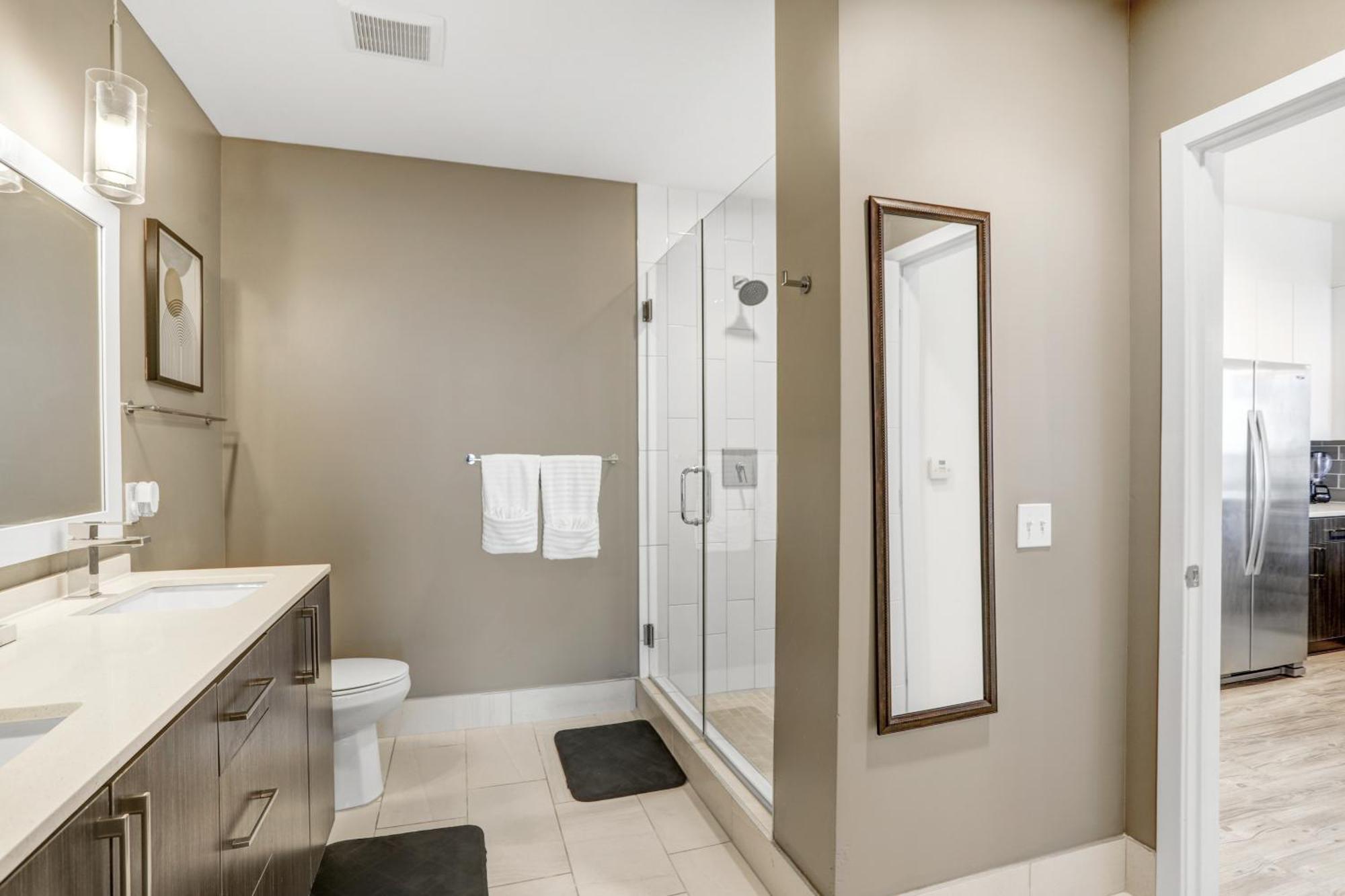 Apartment Downtown Gem 1-bd W/pool, Gym, & Sky Lounge